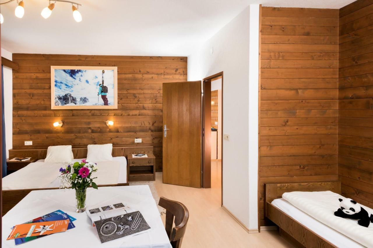 Sporthaus Troger Hotel Sankt Jakob in Defereggen Exterior foto